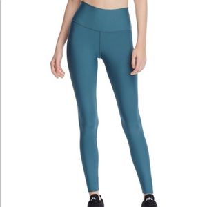 🧘🏼‍♀️Alo High-Waist Leggings